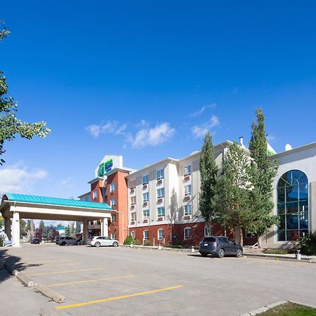 Holiday Inn Express Hotel & Suites Edson By Ihg Dış mekan fotoğraf