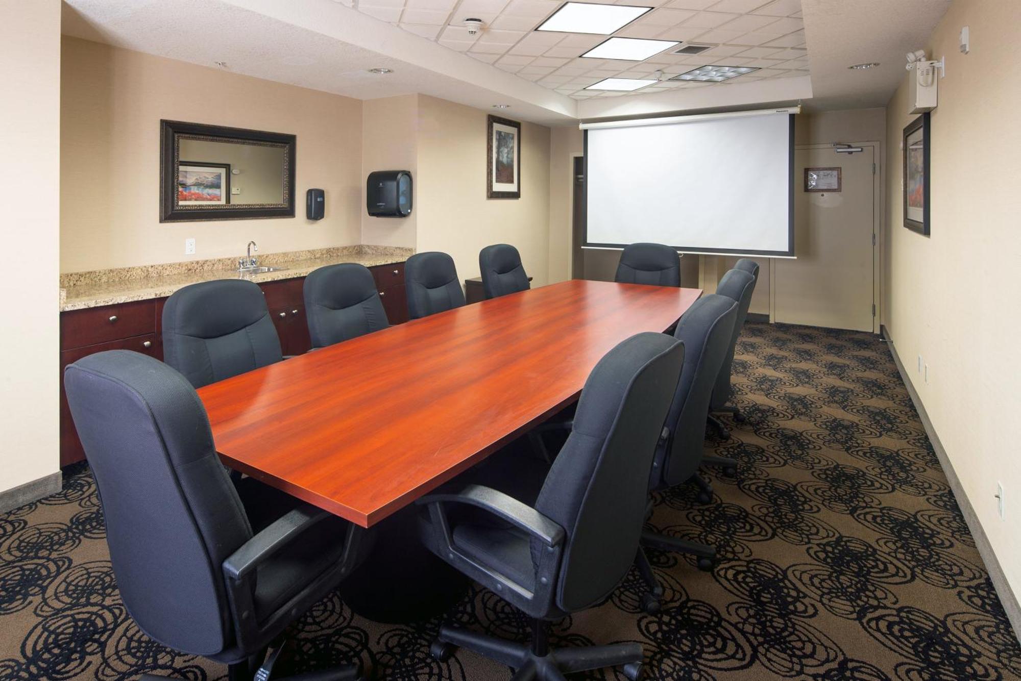 Holiday Inn Express Hotel & Suites Edson By Ihg Dış mekan fotoğraf