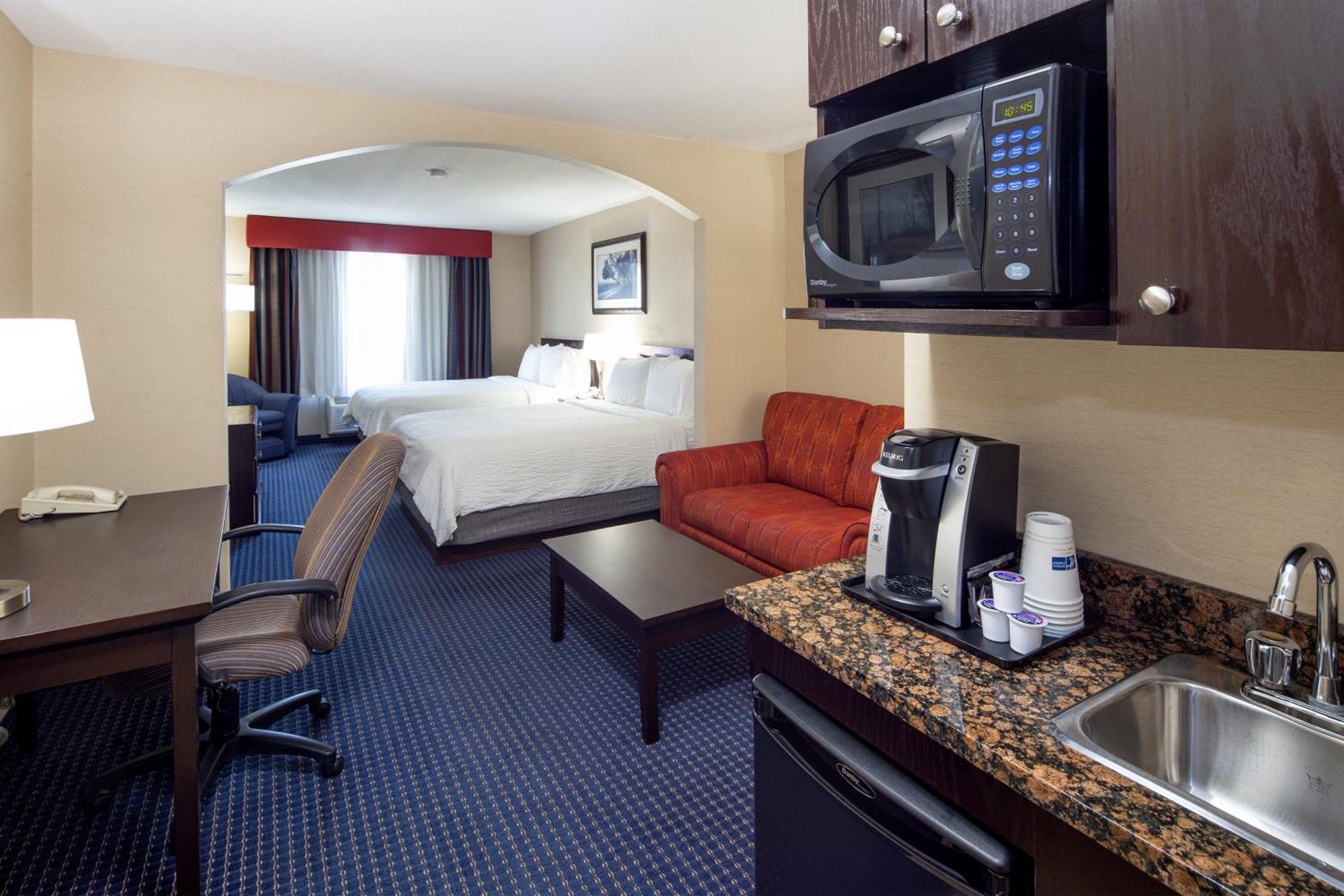 Holiday Inn Express Hotel & Suites Edson By Ihg Dış mekan fotoğraf