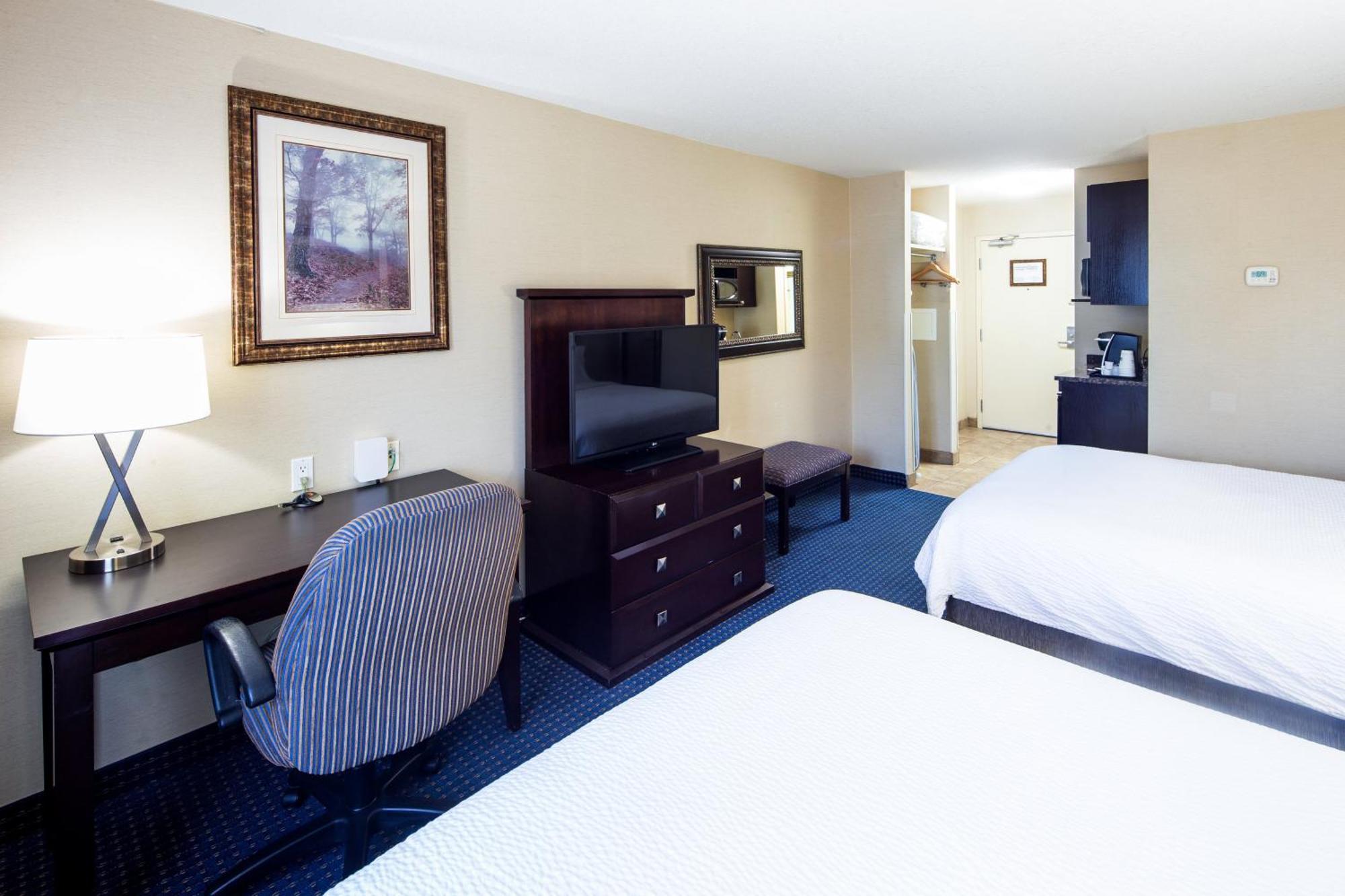 Holiday Inn Express Hotel & Suites Edson By Ihg Dış mekan fotoğraf