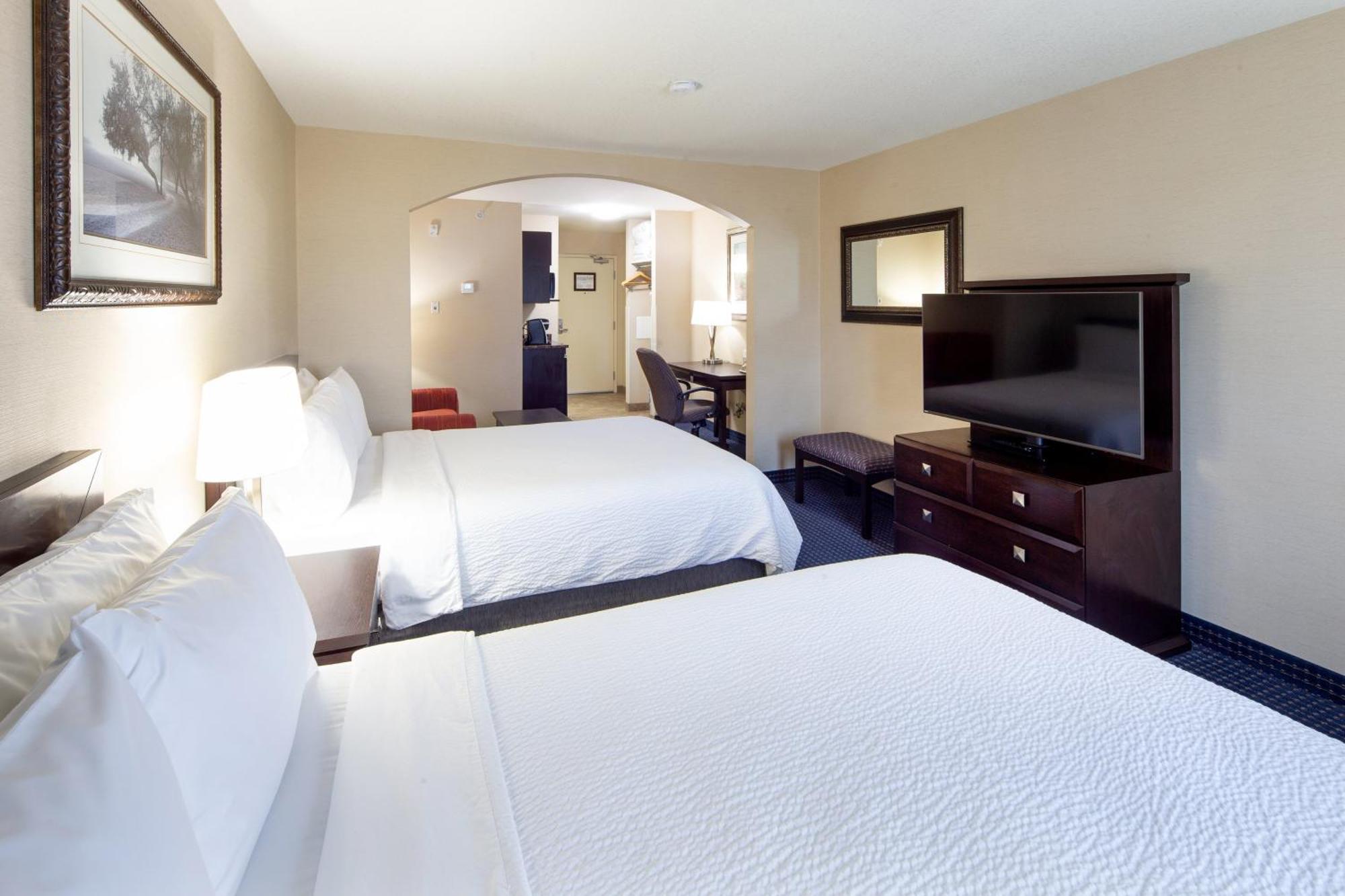 Holiday Inn Express Hotel & Suites Edson By Ihg Dış mekan fotoğraf