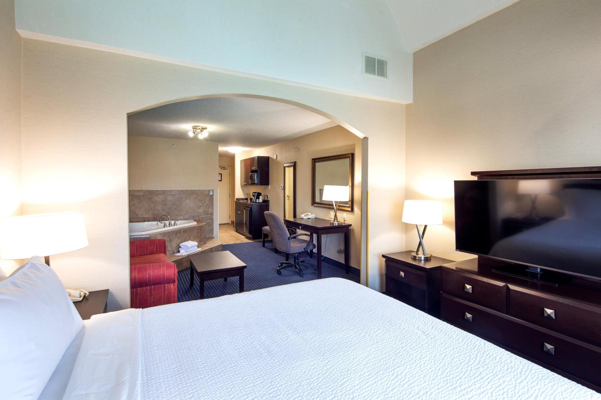 Holiday Inn Express Hotel & Suites Edson By Ihg Dış mekan fotoğraf
