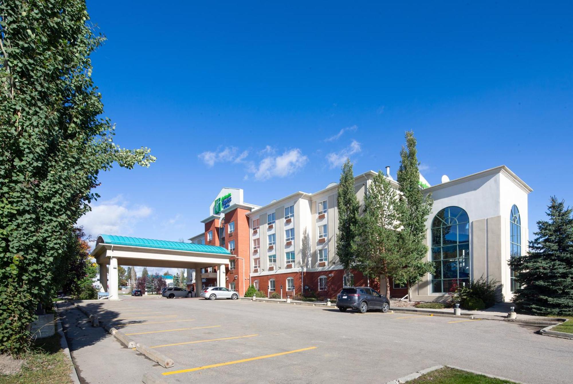Holiday Inn Express Hotel & Suites Edson By Ihg Dış mekan fotoğraf