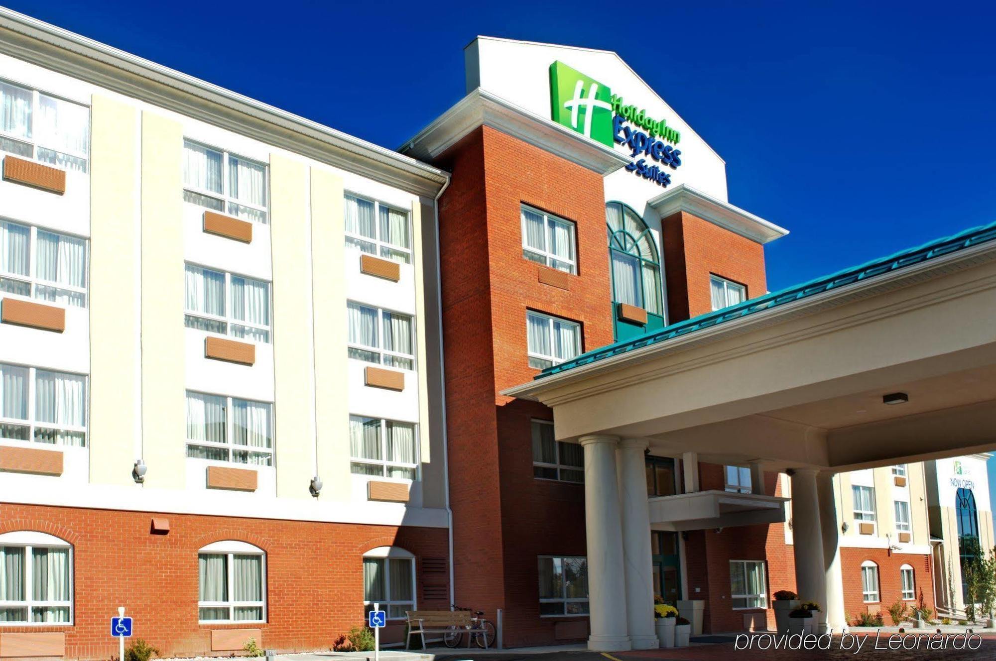 Holiday Inn Express Hotel & Suites Edson By Ihg Dış mekan fotoğraf