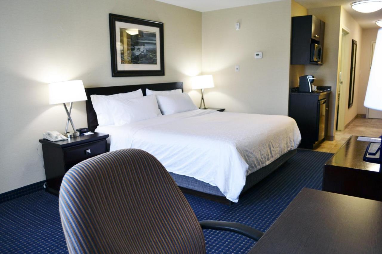Holiday Inn Express Hotel & Suites Edson By Ihg Dış mekan fotoğraf