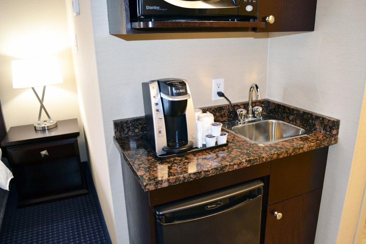 Holiday Inn Express Hotel & Suites Edson By Ihg Dış mekan fotoğraf