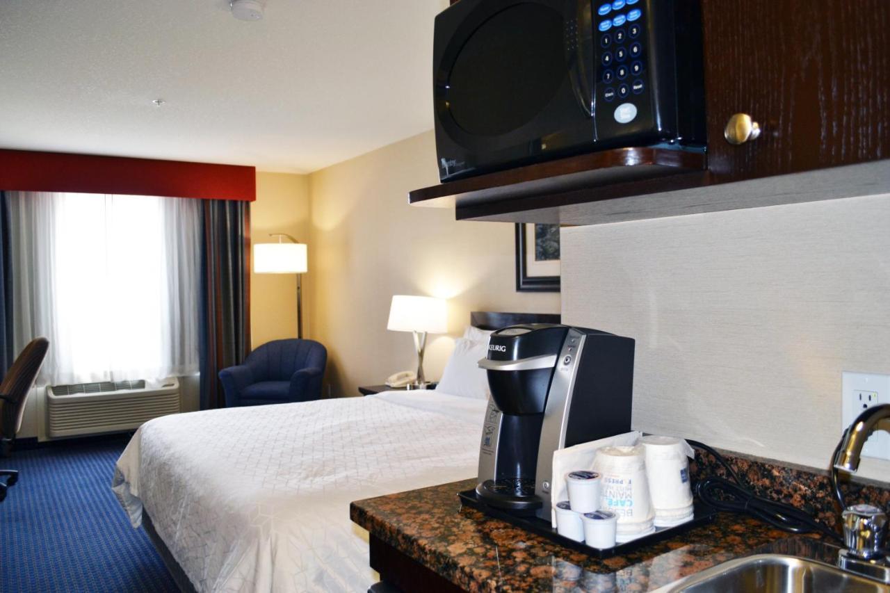 Holiday Inn Express Hotel & Suites Edson By Ihg Dış mekan fotoğraf